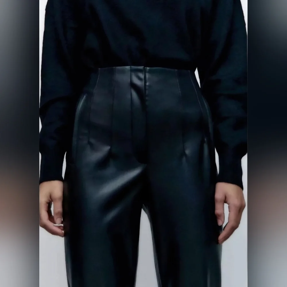 NWT Zara High-Rise Faux Leather Pants - Black - Size L - Picture 3 of 8